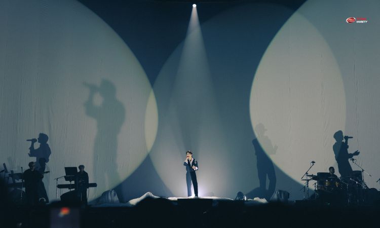 อบอวลไปด้วยความรัก! ประมวลภาพ KRIST ฉลองวันเกิดพร้อมโชว์ 11 เพลง ในงาน “KRIST 1ST ALBUM “SILHOUETTES” Listening & Birthday Party”