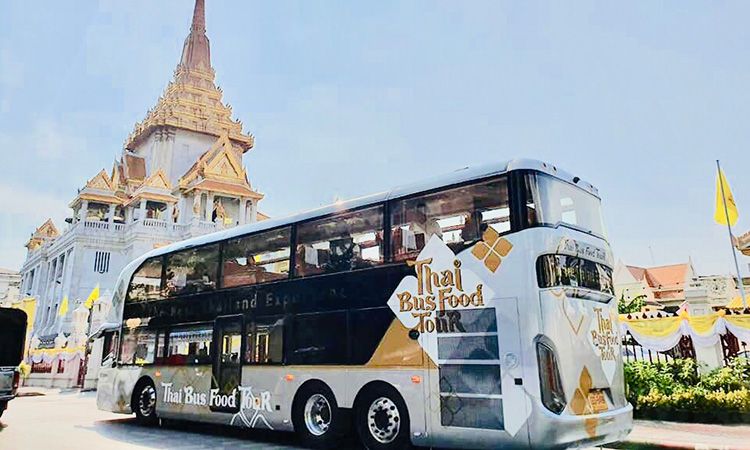 Thai Bus Food Tour พาเที่ยวรอบเกาะรัตนโกสินทร์ พร้อมกินอาหารระดับมิชลินสตาร์