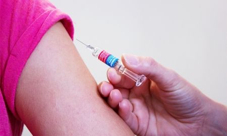 สธ.พร้อมให้บริการฉีดวัคซีนป้องกันไข้หวัดใหญ่ 3 สายพันธุ์ ให้กลุ่มเสี่ยงฟรี เริ่ม 1 มิ.ย. 2560 นี้