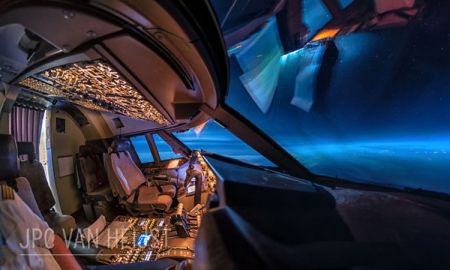 ภาพแสนสวยจากห้องทำงานในฝันของใครหลายๆ คน ห้องนักบิน Boeing 747
