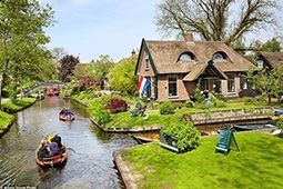 เจริญแบบอนุรักษ์ หมู่บ้านไร้ถนนใน เนเธอร์แลนด์ ใช้เรือเดินทางเท่านั้น