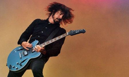 Dave Grohl เผยแทบไม่อยากเชื่อว่า Foo Fighters ได้รับการบรรจุเข้าสู่ Rock & Roll Hall of Fame