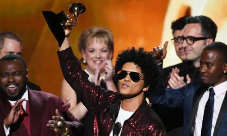 Bruno Mars ผงาด! กวาดเรียบ 3 รางวัลใหญ่ Grammy Awards 2018